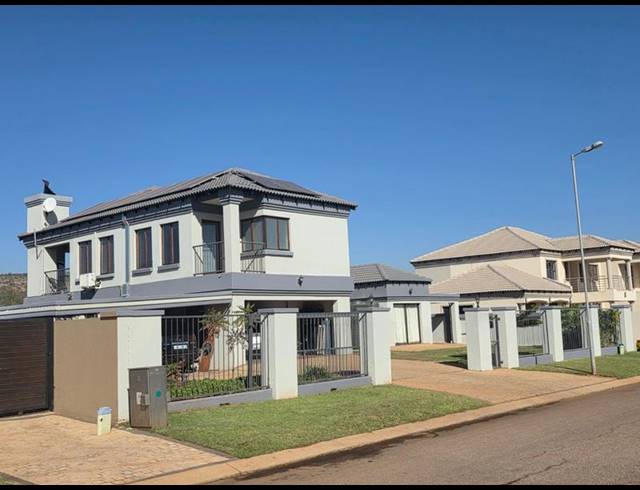 3 BEDROOM HOUSE FOR SALE IN ZAMBEZI COUNTRY ESTATE
